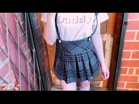 ❤️ Schoolgirl Sucks a dick gu domhainn agus fucks an àite clasaichean. ️  Pornagraf càileachd  aig porn gd.zoomporno.ru