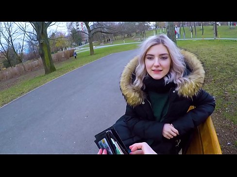❤️ Swallows hot cum coigreach airson airgead - blowjob anns a 'phàirc le Eva Elfie ️ Pornagraf càileachd aig porn gd.zoomporno.ru